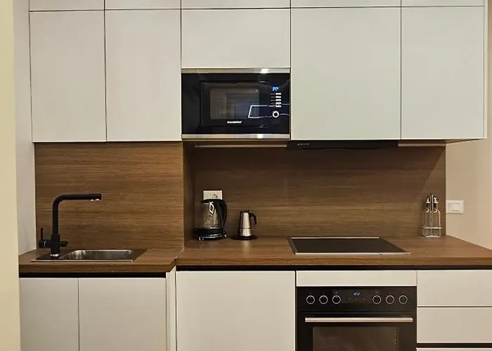 アパート New In *